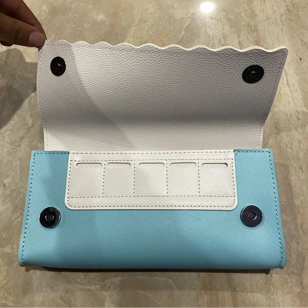 Nintendo charming wallet
